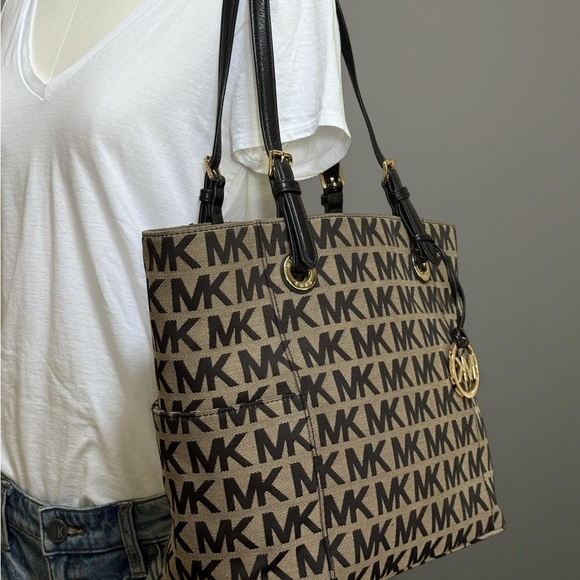 Authentic Michael Kors Signature Black and Tan Jet Set Tote Bag! - Picture 16 of 16